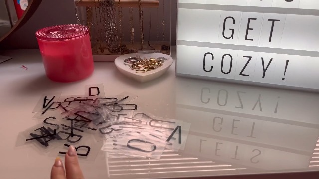Cinema Light Box with Letters Symbols Figures, Free Message DIY Combination, USB or Battery Powered Marquee Signs, A4 Cinematic Lightbox Light Up For Home Wedding Shop Decor
