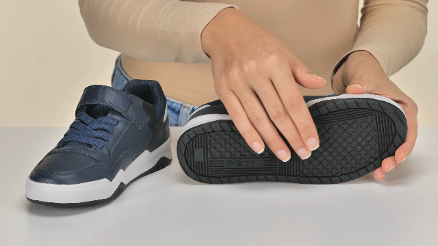 Geox J Perth Boy, Scarpe Da Ginnastica Per Bambini E Ragazzi, Leggere, Traspiranti E Comode, Con Dettagli Brand - 3