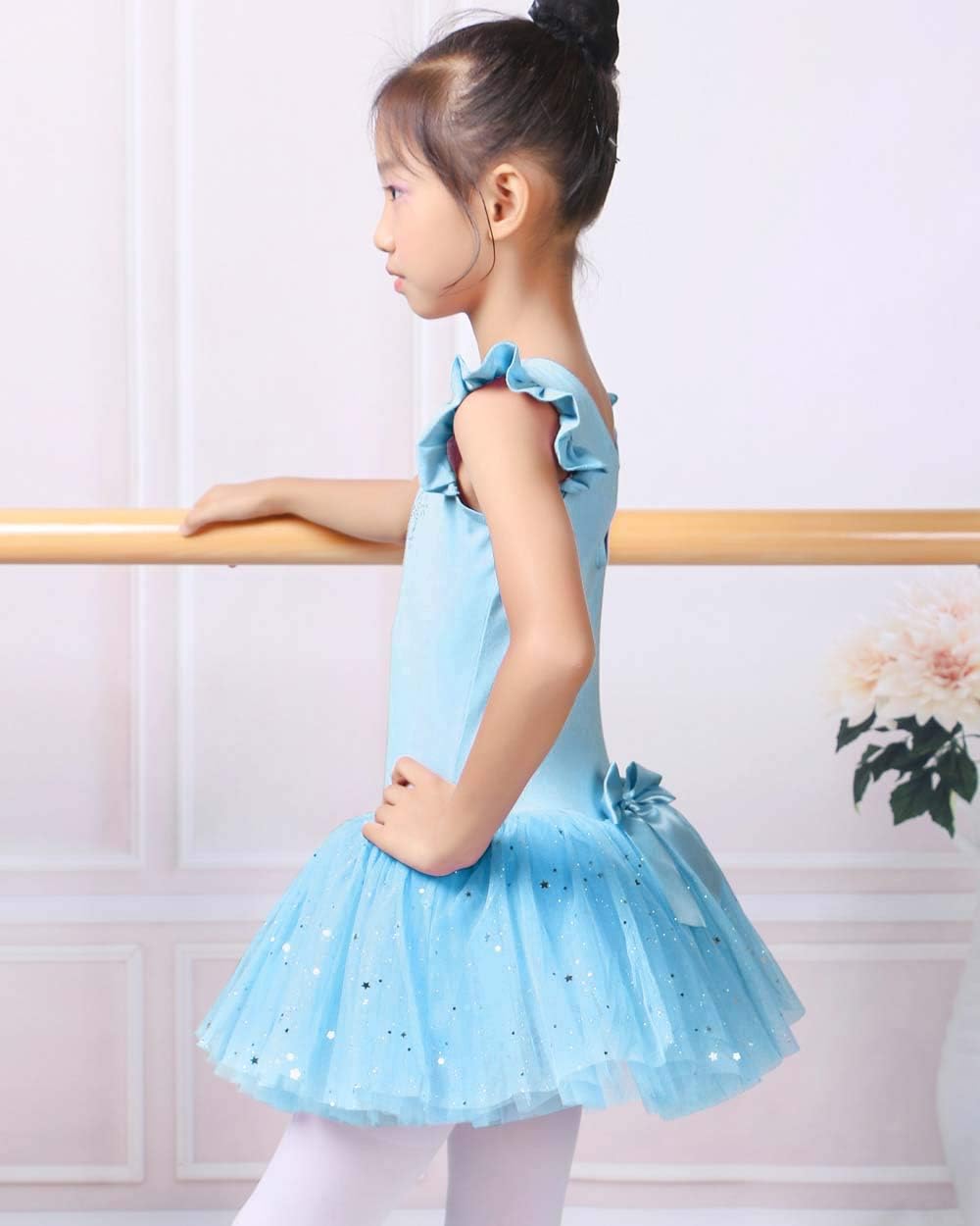 あなたの女の子のための右の適合を作るために、この製品のために、左の代わりに、一般的なアマゾンのサイズチャートで製品のサイズ表を参考に