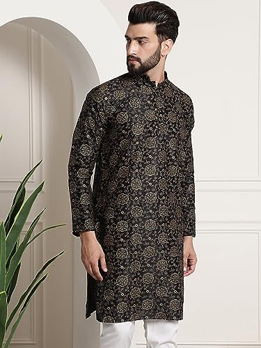 Image of SOJANYA Men's Silk Blend Kurta with Paisley Design