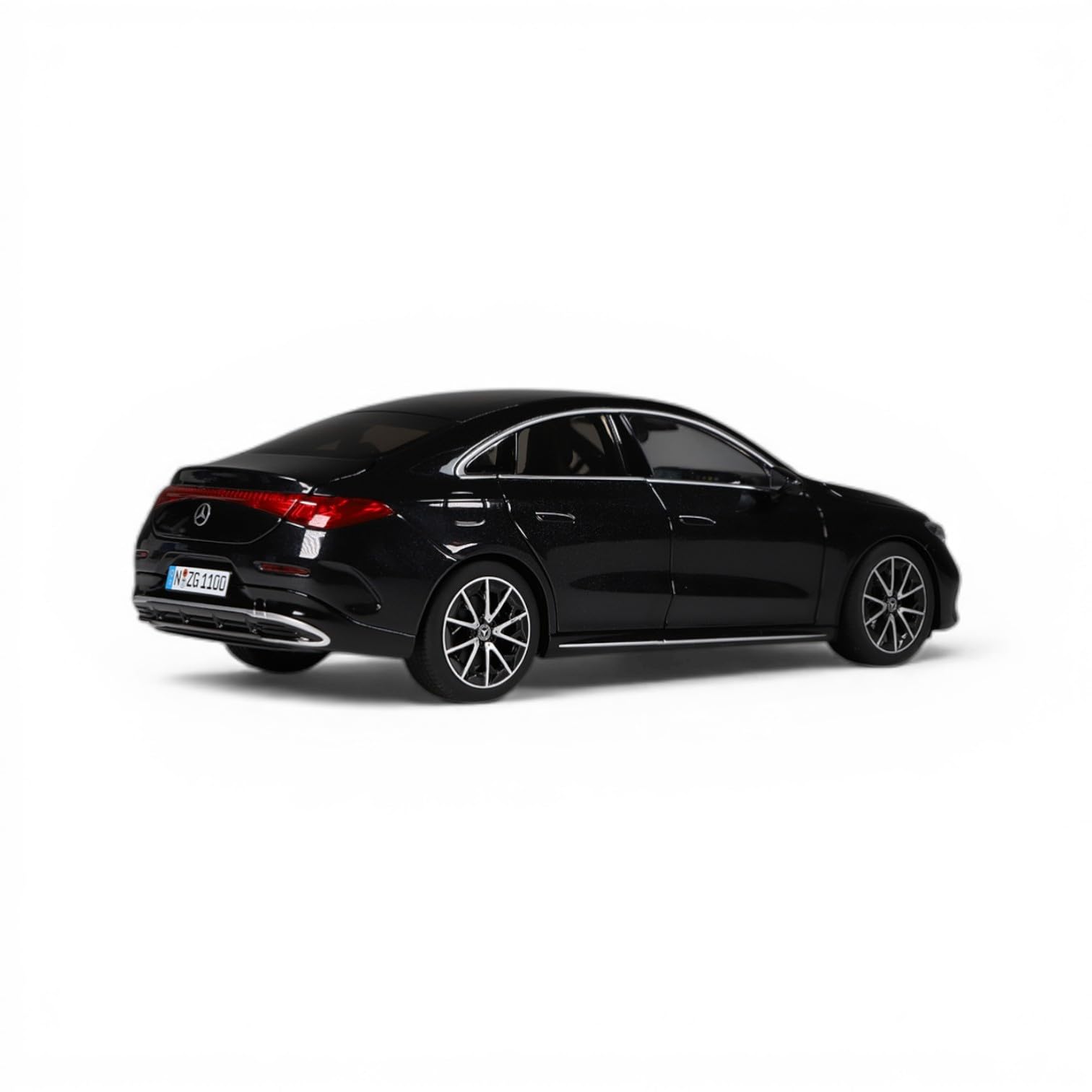 Mercedes‑Benz CLA Coupé mit EQ‑Technologie 1:18 Modellauto – Premium Diecast Miniatur, detailreiches Sammlermodell für anspruchsvolle Modellauto‑Fans