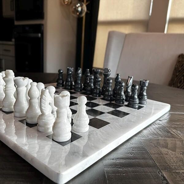Miniatura 5 de Juego de ajedrez de mármol de 12 pulgadas con piezas talladas a mano, incluye caja de regalo de almacenamiento de piel sintética negra (blanco negro)