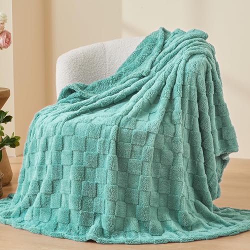 NEWCOSPLAY Super Soft Twin Blanket Mint Green Premium Silky Flannel Fleece 3D Checkered Lightweight Bed Blanket All Season Use (Mint Green Checkered, Twin(60"x80"))