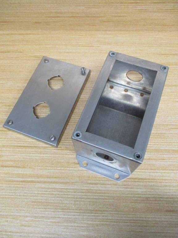 Square D 9001KYSS-2 2 Unit Enclosure SS 600V AC Max 30.5mm