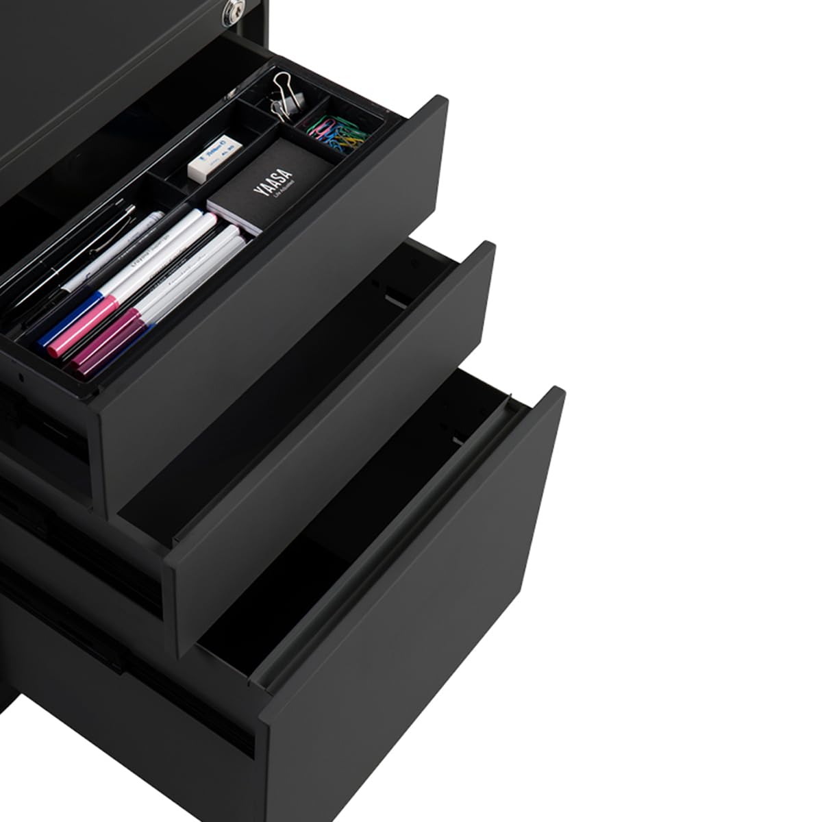 Yaasa File Cabinet Edged Kompakt Schwarz, Rollcontainer verschließbar, Büro | 80L Stauvolumen, Rollcontainer aus Stahl, Zentralschloss für 3 Laden mit zwei Schlüsseln, feststellbare Räder, Stifteeinsatz