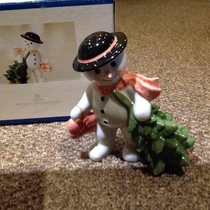 ロイヤルコペンハーゲン スノーマン 2010 フィギュリン 父母子3体セット ロイヤルコペンハーゲン スノーマン 2010 フィギュリン 父母子3