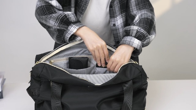 Borsone da viaggio pieghevole, CestMall borsa da palestra sportiva ripiegabile 70L con gancio in plastica e borsa per scarpe extra, per il weekend, impermeabile per la notte