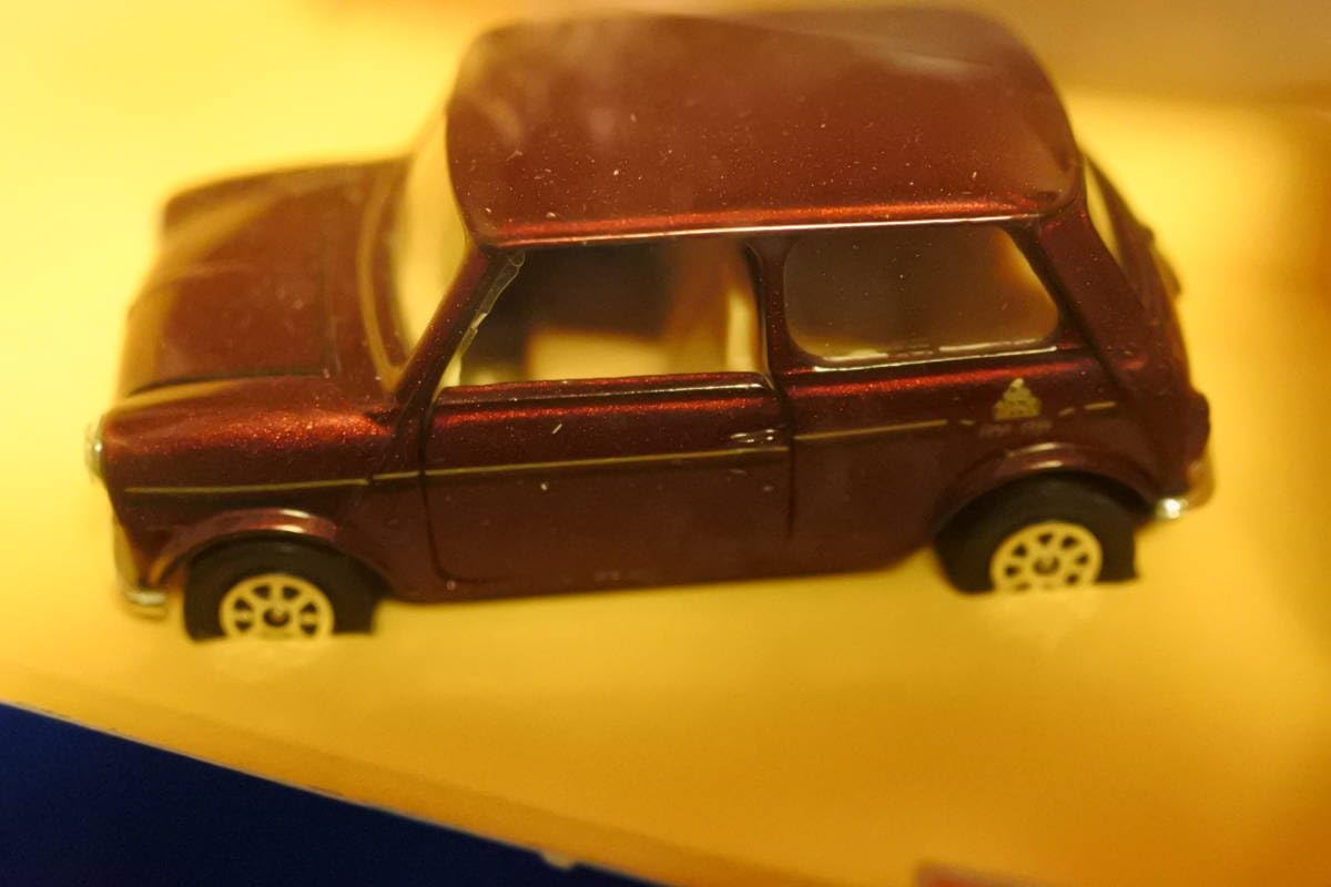 Amazon.co.jp: 1/43 コーギー ミニ 30thアニバーサリー 1959～1989