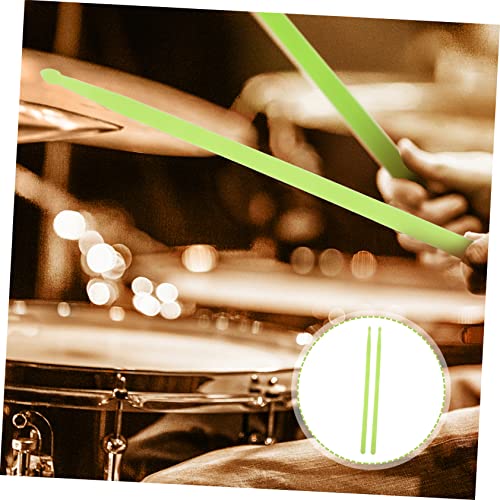 2 piezas de baquetas para batería con luces LED, color verde, material nailon, para bandas de marcha y kits acústicos miniatura 4