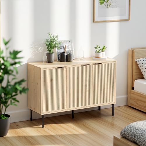 خزانة جانبية بتصميم ريفي بثلاثة أبواب وأرفف، وحدة تحكم ديكورية للتلفزيون والمدخل وغرفة المعيشة وغرفة الطعام وركن القهوة والمكتب والردهة، مساحة تخزين واسعة جدًا 1.17 متر (بلوط ابيض)