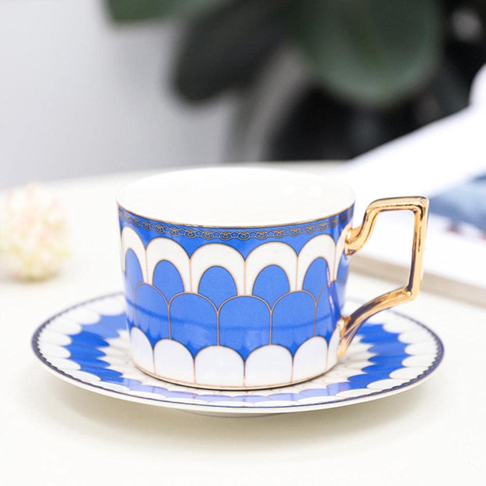 Coupe de café de style marocain pour éviter les taches sur votre table