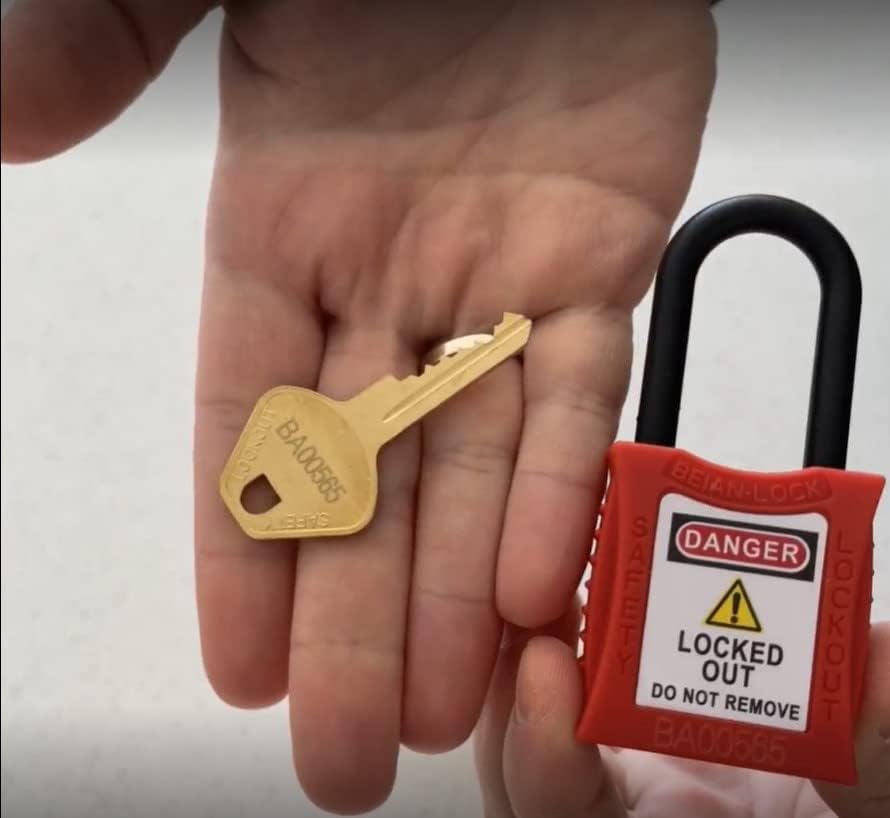 Miniatura 7 de Safety Loto Locks - Juego de 10 unidades de grillete aislado con llave dieléctrica con llave diferente BEIAN-LOCK BAN-202, color rojo