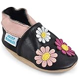 Schöne weiche Leder Baby Schuhe. Diese Baby-Schuhe von Petit Marin bestehen aus wunderschönem, flexiblem Leder und haben eine schützende Antirutsch-Sohle aus Wildleder. Sie lassen die Füße Ihres Babys auf natürliche Weise wachsen und bieten optimale Bewegungsfreiheit.