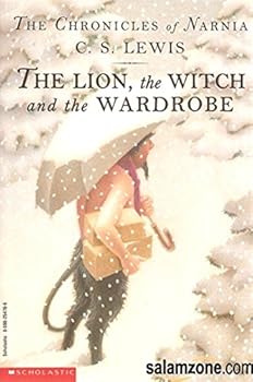 Paperback The Lion, the Witch and the Wardrobe (The Chronicles of Narnia, Book 2) Book