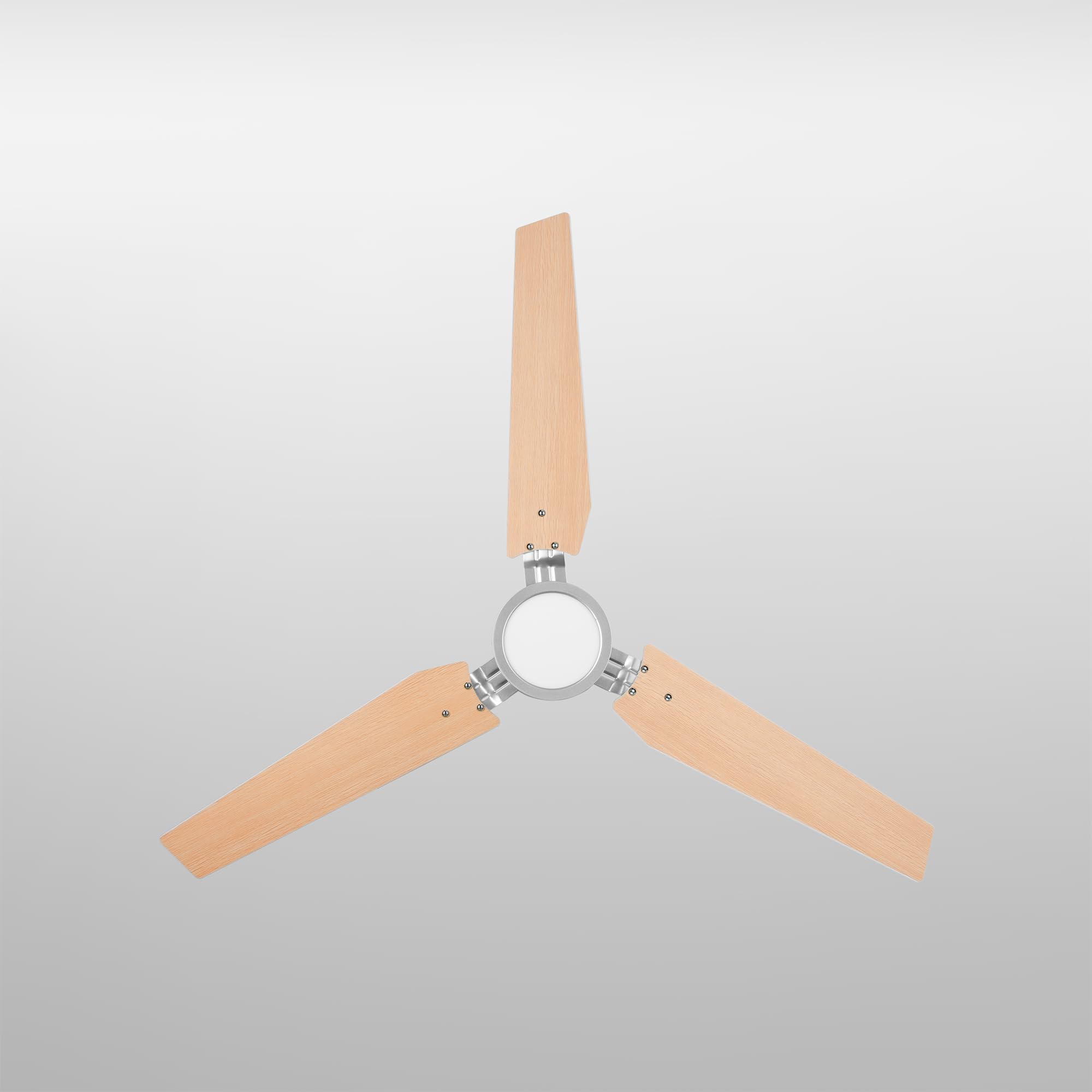 Faura Ventilador Techo Plata/Madera Clara. 3 Aspas Ø132cm. Luz Led 18W Neutra/Cálida/Extra Cálida. Motor DC. Verano/Invierno. 6 Velocidades. Control Remoto Temporizador. Silencioso. Brisa