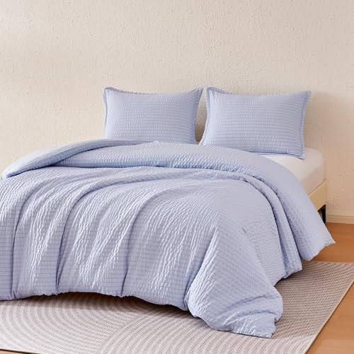 Image of Amazon Basics Duvet Cover Set Jacquard Geometric 3-Piece, with 1 Duvet Cover and 2 Pillow Shams, Comforter Not Included, Full, Blue Striped