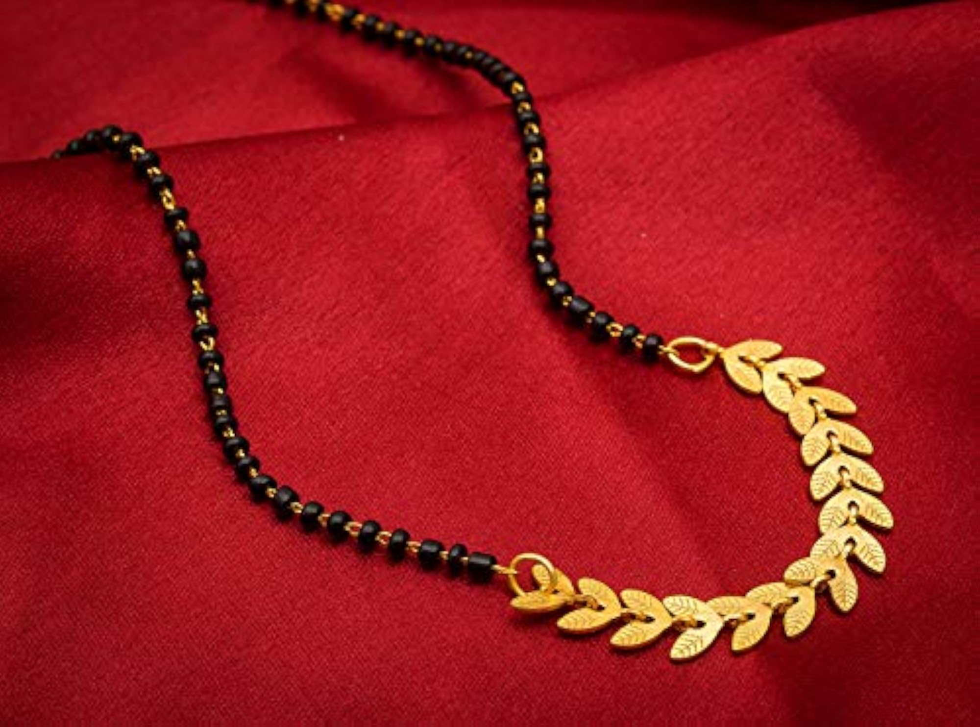 Women's Golden Jewellery Set, Elegant Design
