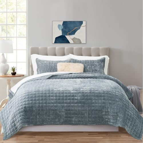 RECYCO Luxury Velvet Quilt Set, California King 118'' x 106'' Oversized Bedspread, Ultra Soft Velvet Comforter, Lightweight Box Stitch Bedding Sets for All Season, with 2 Shams, Blue Linen