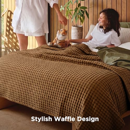 Image of Bedsure Cooling Cotton Waffle King Size Blanket - Lightweight Breathable Blanket of Rayon Derived from Bamboo for Hot Sleepers, Luxury Throws for Bed, Couch and Sofa, Burnt Orange, 104x90 Inches