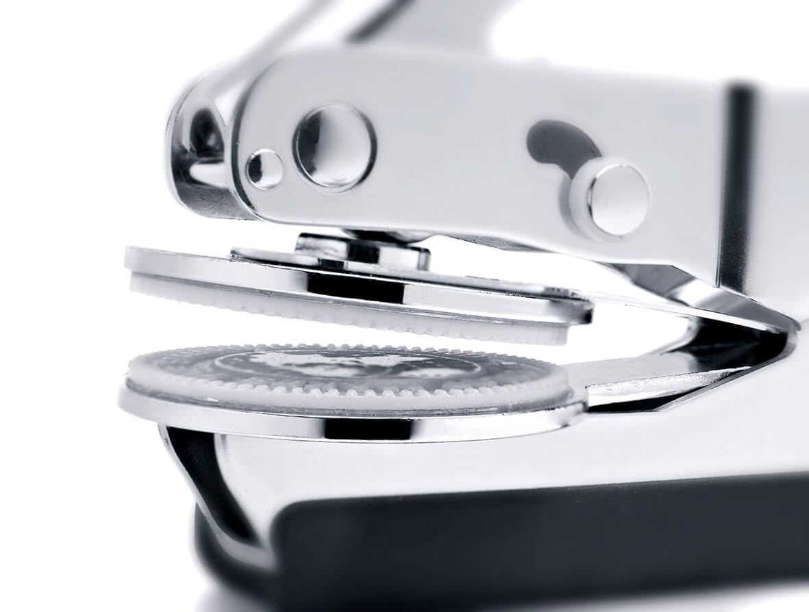 COLOP Prägezange individuell gestaltbar – personalisierter Prägestempel Wunschtext & Logo – hochwertiges Prägesiegel für Papier – Blindprägung – Büro Hochzeit Notar (8 Zeilen Rund 51 mm Durchmesser)
