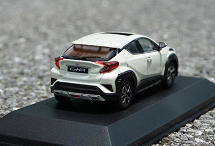 最終値下げ❗ トヨタC-HR エアロカスタム仕様 1/43ミニカー ホワイト 最終値下げ❗ トヨタC-HR エアロカスタム仕様 1/43ミニカー