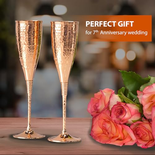 Foto von Mosscoff Kupfer-Champagnerflöten à 200 ml - 2-fach gehämmerte Kupfer-Champagnergläser - Jedes ist handgefertigt und lackiert, um Anlaufen zu vermeiden.