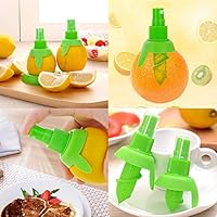 【FACILE À UTILISER】 Le pack comprend deux tailles et un support de base, un petit et un grand pulvérisateur qui convient aux fruits comme les oranges, les pamplemousses, les citrons, les limes, les mandarines. Coupez le dessus et insérez simplement l...