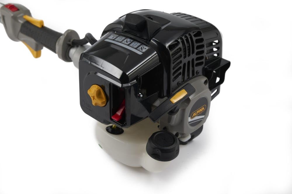 Alpina Desbrozadora de Gasolina ABR 32. Motor Dos Tiempos de 32.6 CC. 900 W. Ancho de Corte 43 cm. Cabezal de Doble línea de Nailon y Cuchilla de 3 Dientes. Correa incluida