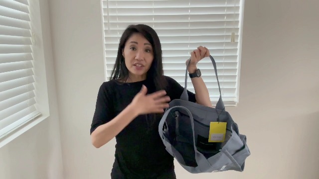 Watch Marc Jacobs The Tote Bag UNBOXING & FIRST IMPRESSIONS on