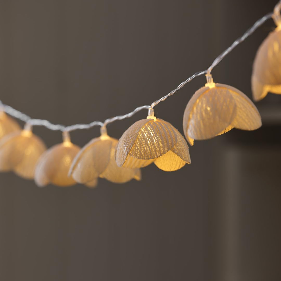 Lights4fun Meadow Flower Fairy Lights with Warm White LEDs, Battery Operated Floral String Lights for Bedroom Décor & Spring Styling