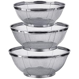 3 Pack Strainers for Kitchen, 18/8 Stainless Steel Colander, Fine Mesh Strainer for Pasta, Rice and Fruit, Sieve for Strain, Drain, Rinse or Steam (5-Quart, 4-Quart and 3-Quart)