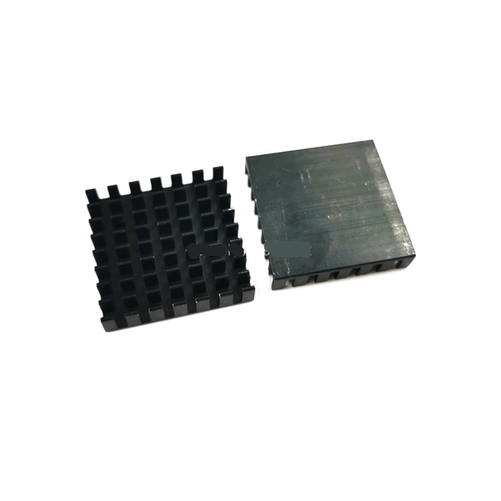 Dissipateur thermique 28x28x6mm contre la baisse de performance des composants électroniques