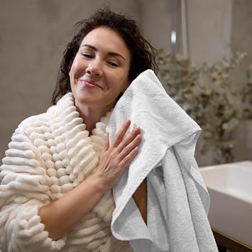 White Bath Towels for Bathroom 22 x 44 inches | Pack of 6, Soft & Quick-Dry, Perfect Durable Bath Towel Set for Showering, Sauna, Spa & Gym - Easy Care, Absorbency
