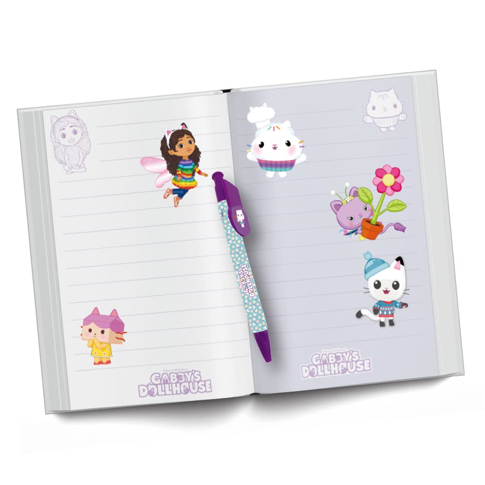 Cefa Toys - Dziennik aktywności Gabby Dollhouse Pink Plush Journal z 80 stronami, zawiera 3 naklejki i długopis, nie zawiera kłódki, odpowiedni dla dzieci od 6 lat