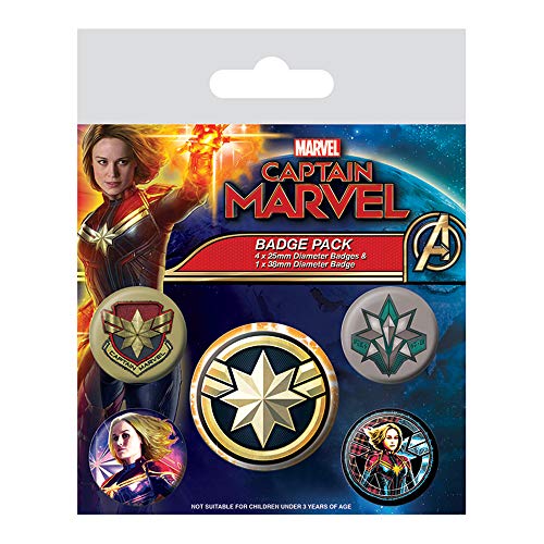 Il badge pack include 4 spille da 25 mm e una grande da 38 mm