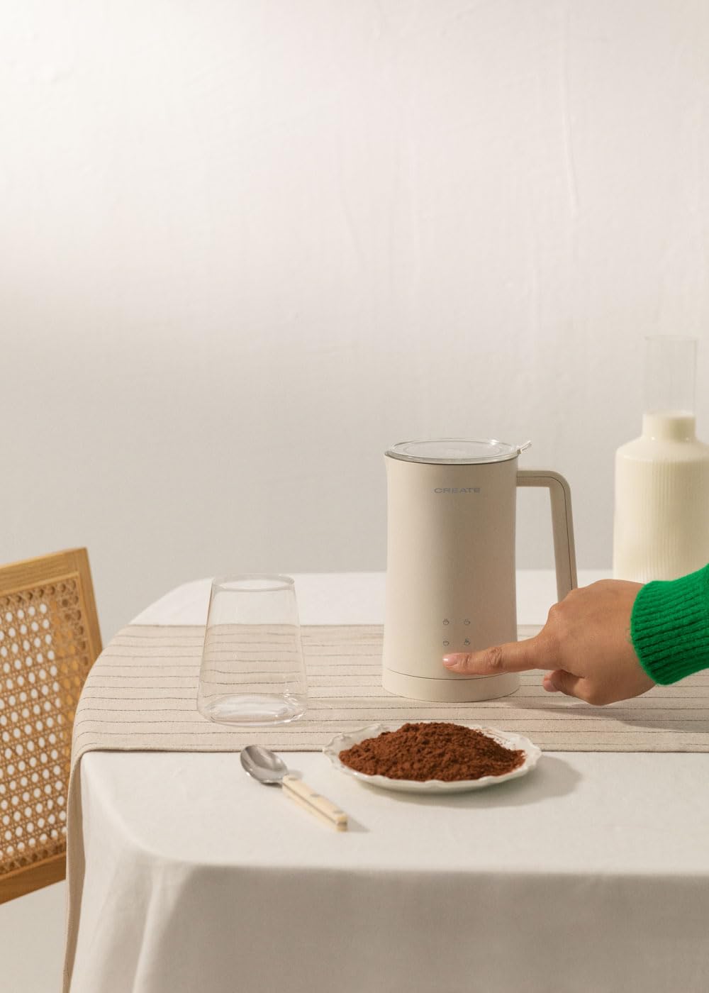 CREATE/MILK FROTHER/Mousseur à lait électrique blanc cassé/Écran tactile, 4 programmes automatiques, système de sécurité, 350ml, utilisation à chaud et à froid, 400 Watt