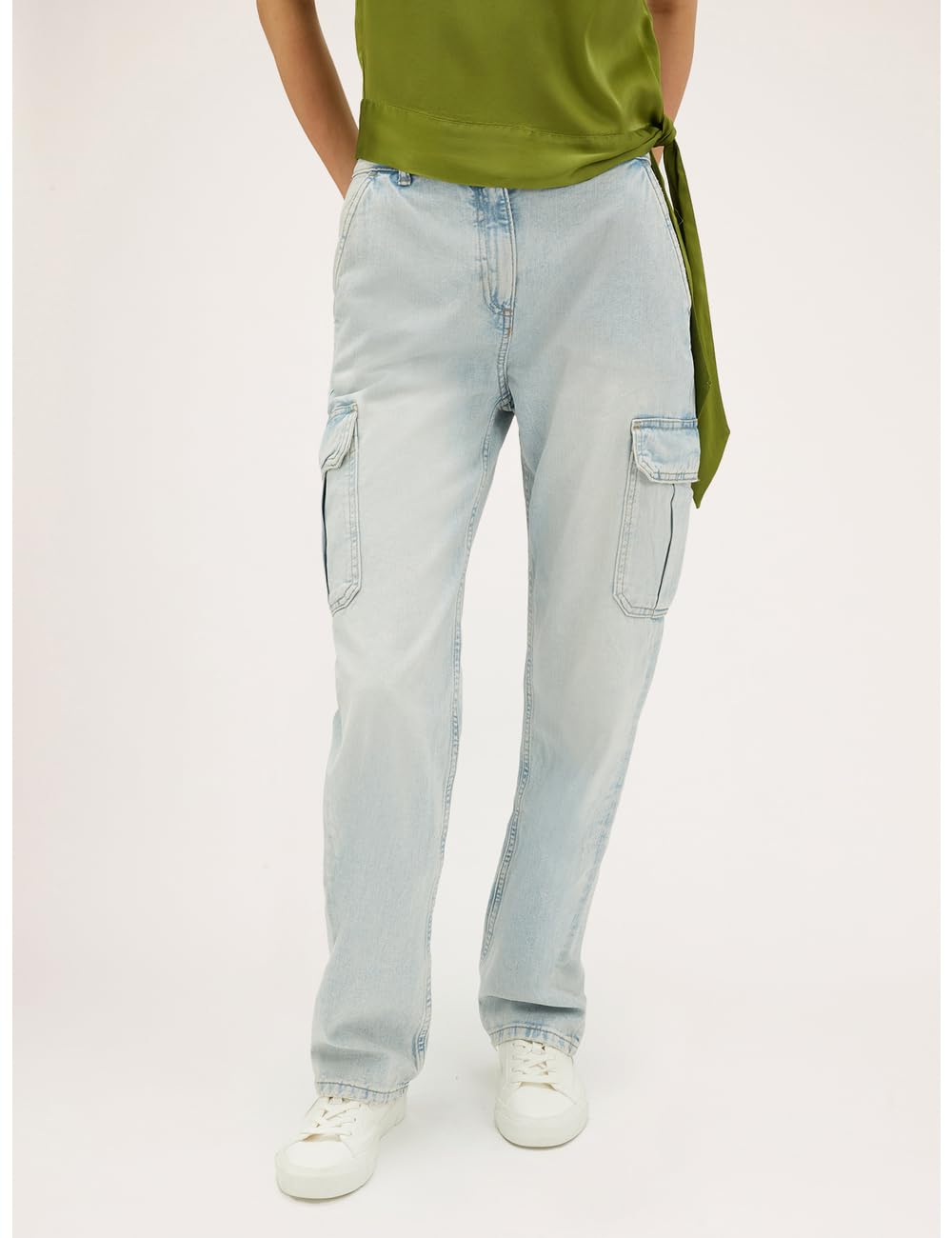 Motivi: Jeans Cargo Light Blue Stagione Primavera Estate 2024.