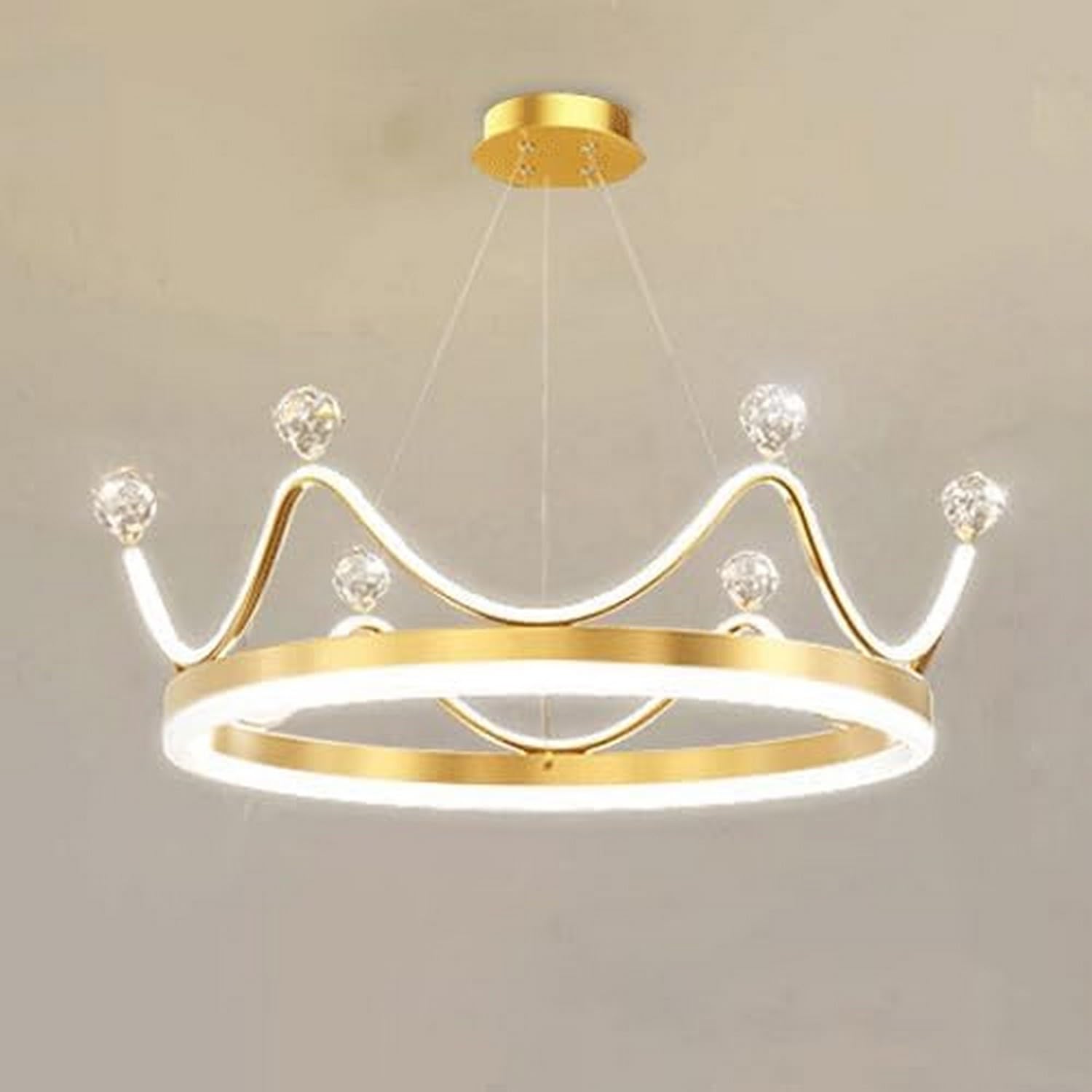 Lustre suspendu doré anti-éblouissement pour un éclairage doux