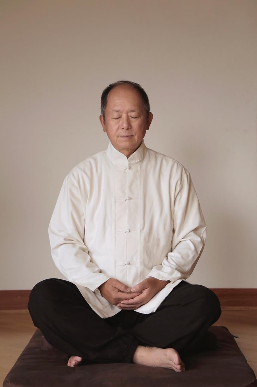 Understanding Qigong 2: Keypoints of Qigong & Qigong Breathing YMAA Publication