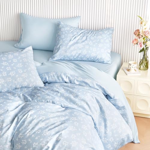 Image of Wake In Cloud - Floral Comforter Set, Coquette Cottagecore Aesthetic Flower Shabby Chic Pattern for Women Teen Girls, Soft Lightweight Bedding, 3 Pieces, Light Blue, Queen Size