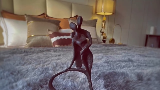 Aoneky Statue Couple S'embrasse en Fer - Cadeau Symbolique pour 41 Ans Anniversaire de Mariage St Valentin Noël Couple Amoureux - Figurine Romantique pour Décoration Salon étagère Meuble