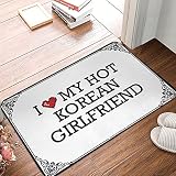 FJHG Felpudo de bienvenida liso con texto en inglés 'I Love My Hot Korean Girlfriend', tapete de cocina para invierno y exteriores (40 x 60 cm)