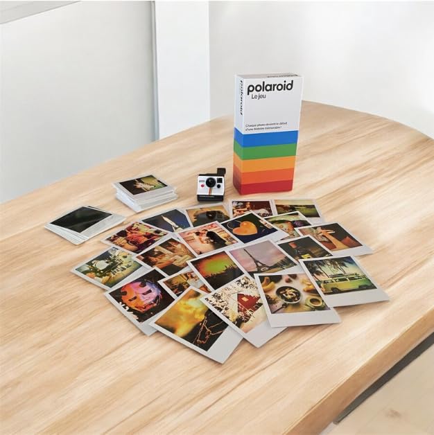 Polaroid Le Jeu – Jeu d’Ambiance Et De Mémoire Où Chaque Photo Déclenche Une Imagination Débordante – 3 à 10 Joueurs – A Partir de 10 Ans