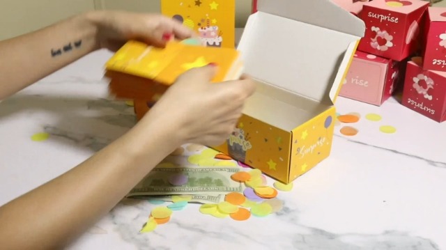 Carta Da Regalo Con Farfalla Bianca Argentata, 50 Cm Di Larghezza, Ecologica, 100% Riciclata, Carta Da Regalo Sostenibile E Senza Plastica