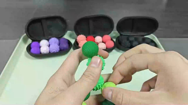 8 Palline Magnetiche Sensoriali In Silicone - Multitessuto Antistress Per Bambini - 4 Verdi + 4 Viola - 3