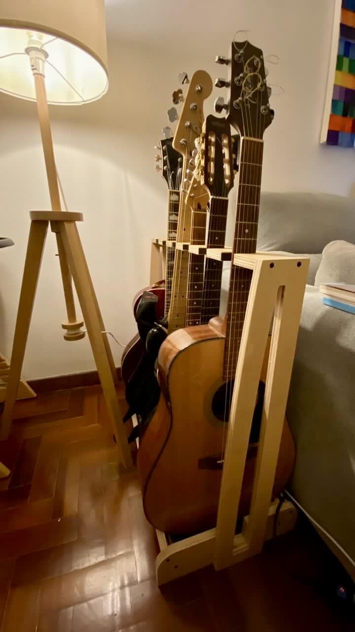 Rack guitare multiple compact idéal pour votre studio de musique à la maison
