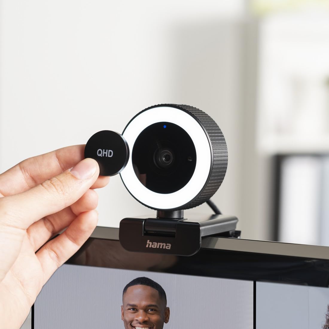 Hama C-850 Pro Webcam PC - Qualité Vidéo QHD 2K 1440p, Microphone Intégré, Cache Lentille, Filetage 1/4, Auto Focus, USB C - Convient pour Les Appels Vidéos et Le Streaming - Noir
