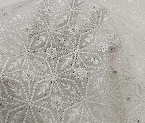 Coton brodé blanc 112 cm de large EMB 3 pour vos robes d'été et blouses légères