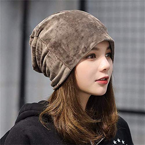 Bonnet de velours rouge de couleur pure au design simple et chaud