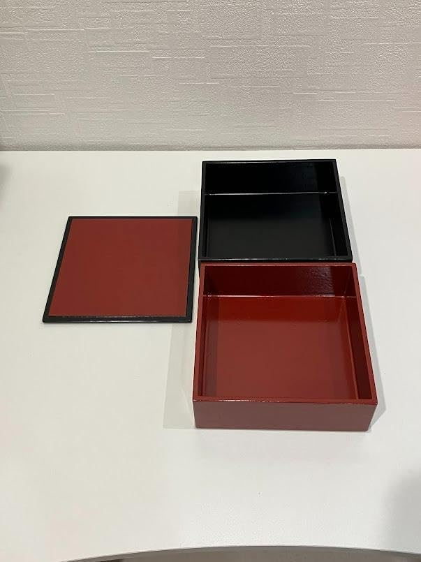 京の漆芸 象 彦九代西村彦兵衛作 重箱 鶴のデザイン 黒